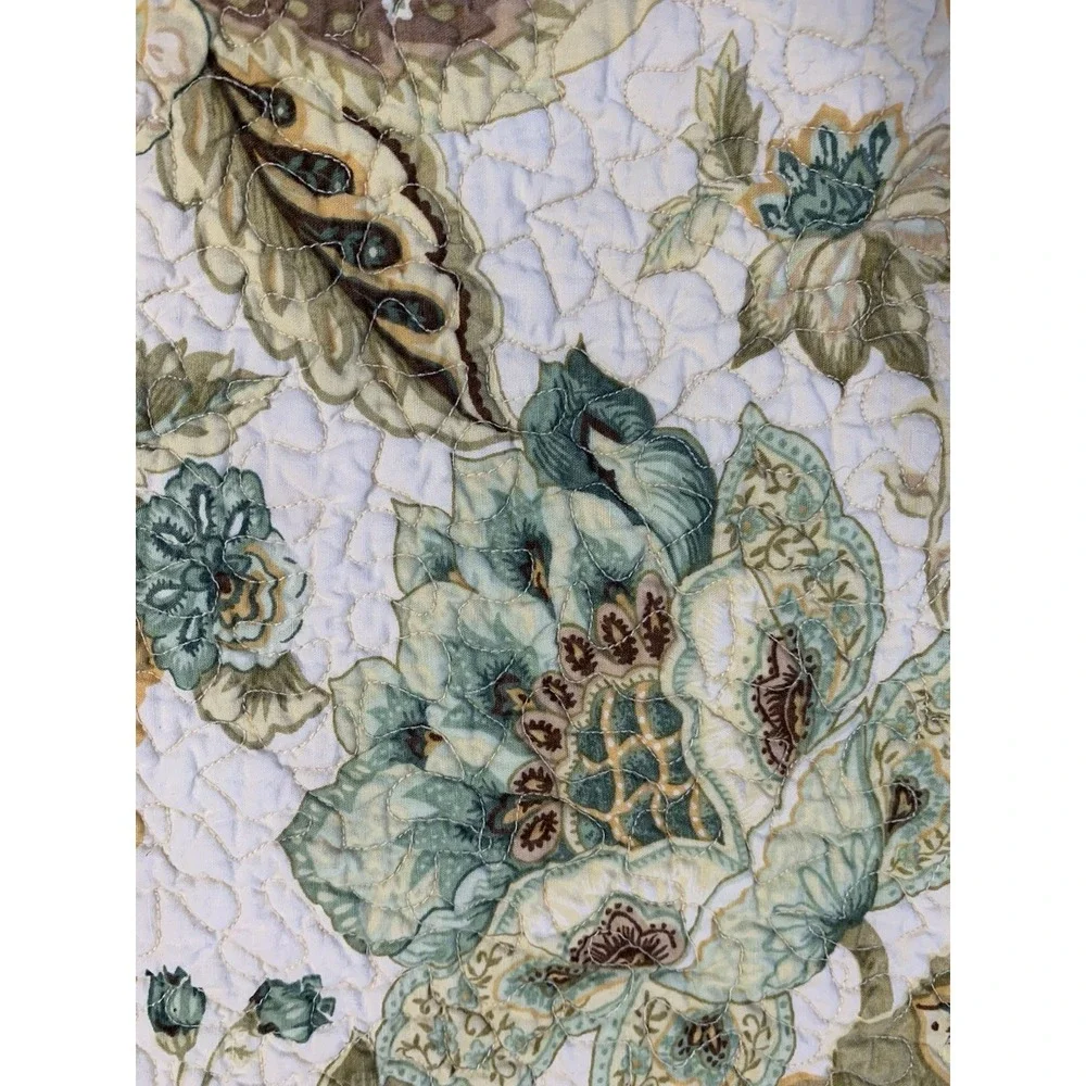 C&F Enterprises Cotton Placemats Set 6 Scalloped Quilted Floral Reversible